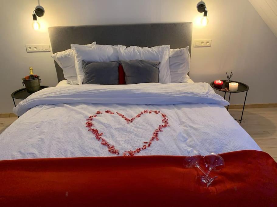 Lovely 1-Bedroom Appartement Le Joyau With Indoor Pool And Sauna Lasne Екстер'єр фото